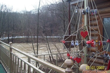 4cb4c445e9bf27025c0503e922a07b5a